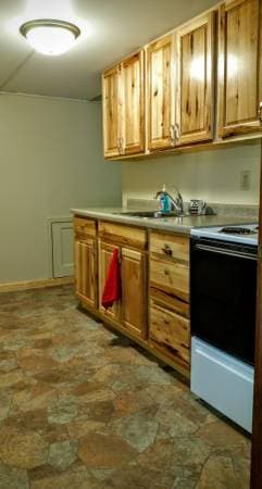 Foto del edificio - 702 E Grand Ave