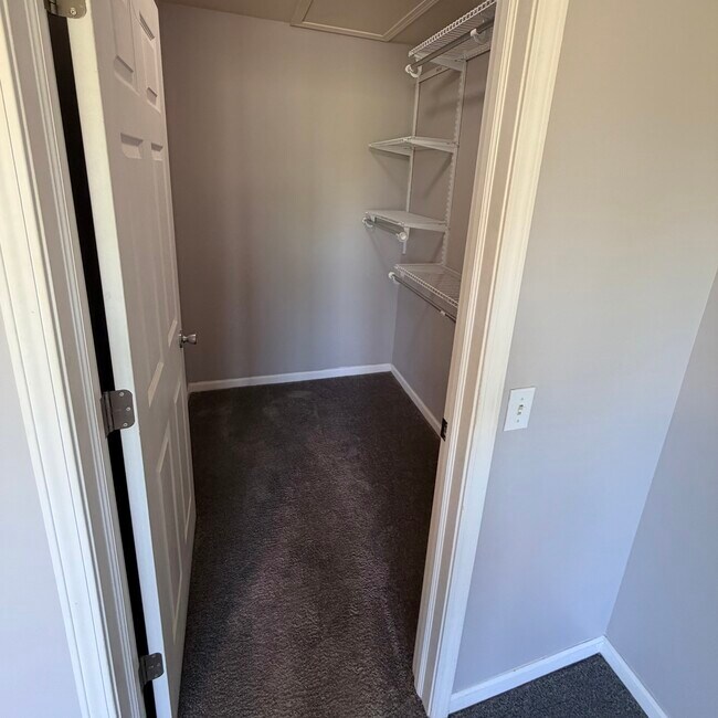 Foto del edificio - 543 Addington Ln