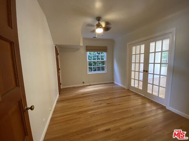 Foto del edificio - 575 N Swarthmore Ave