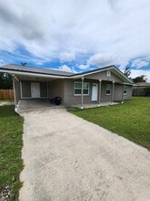 Building Photo - 202 Hill Dr