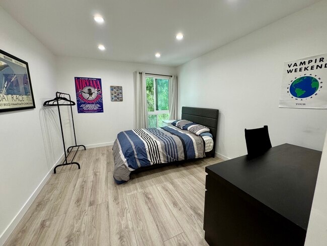 1st bedroom - 1440 Veteran Ave