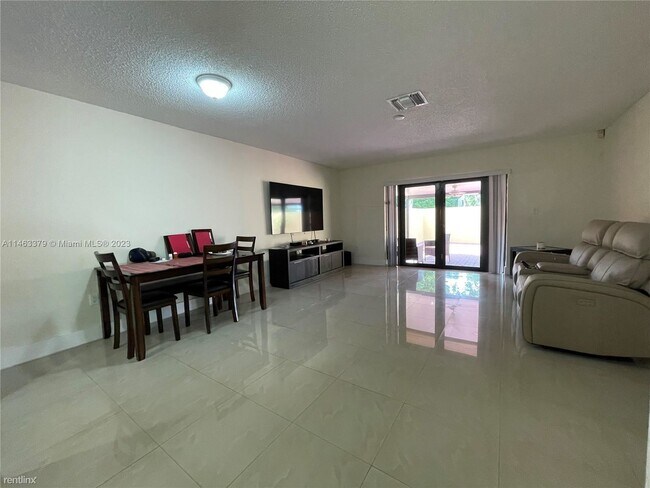 Building Photo - 3 br, 2 bath House - 8612 SW 148th Pl