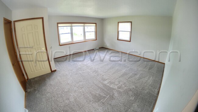 Foto del edificio - 2645 2nd Ave
