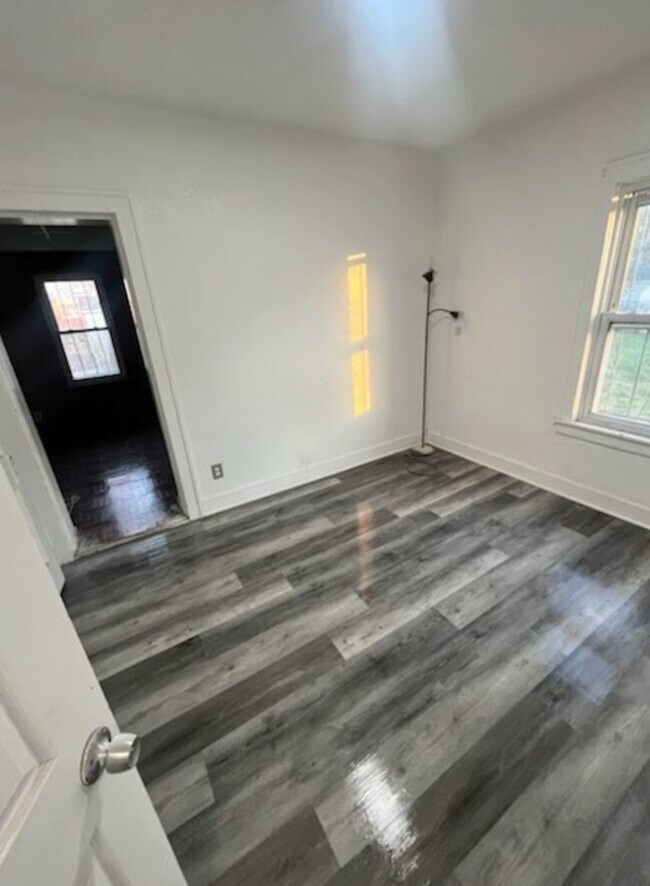 Foto del edificio - 9264 Ward Ave