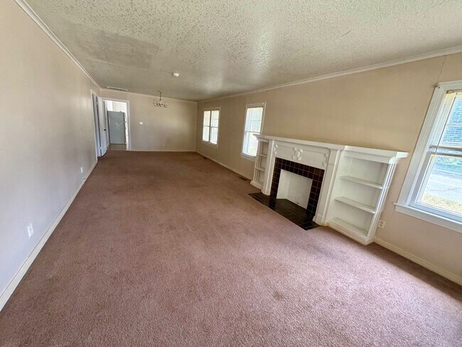 Building Photo - 3 Bedroom and 1 Bathroom Home for rent in Shawnee