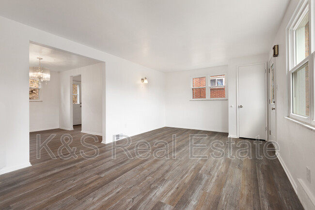 Building Photo - 110 Richmore Dr