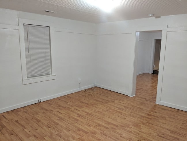 Building Photo - 525 Baystate Ave
