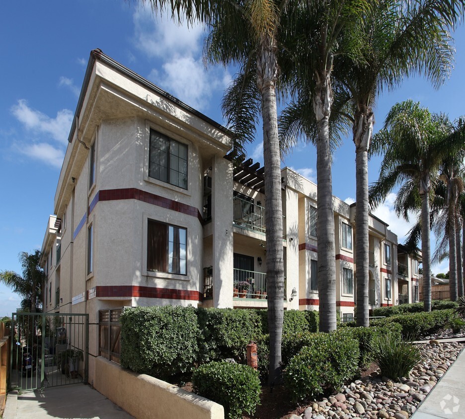 Building Photo - 4452 Mentone St