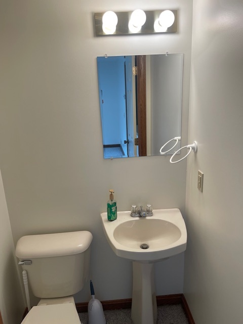 1st Floor Powder Room - 122 Pennsylvania Ave