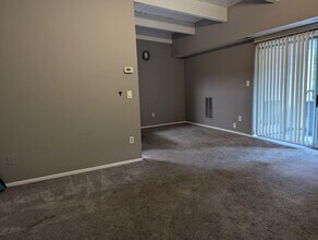 Building Photo - 5546 Karen Elaine Dr
