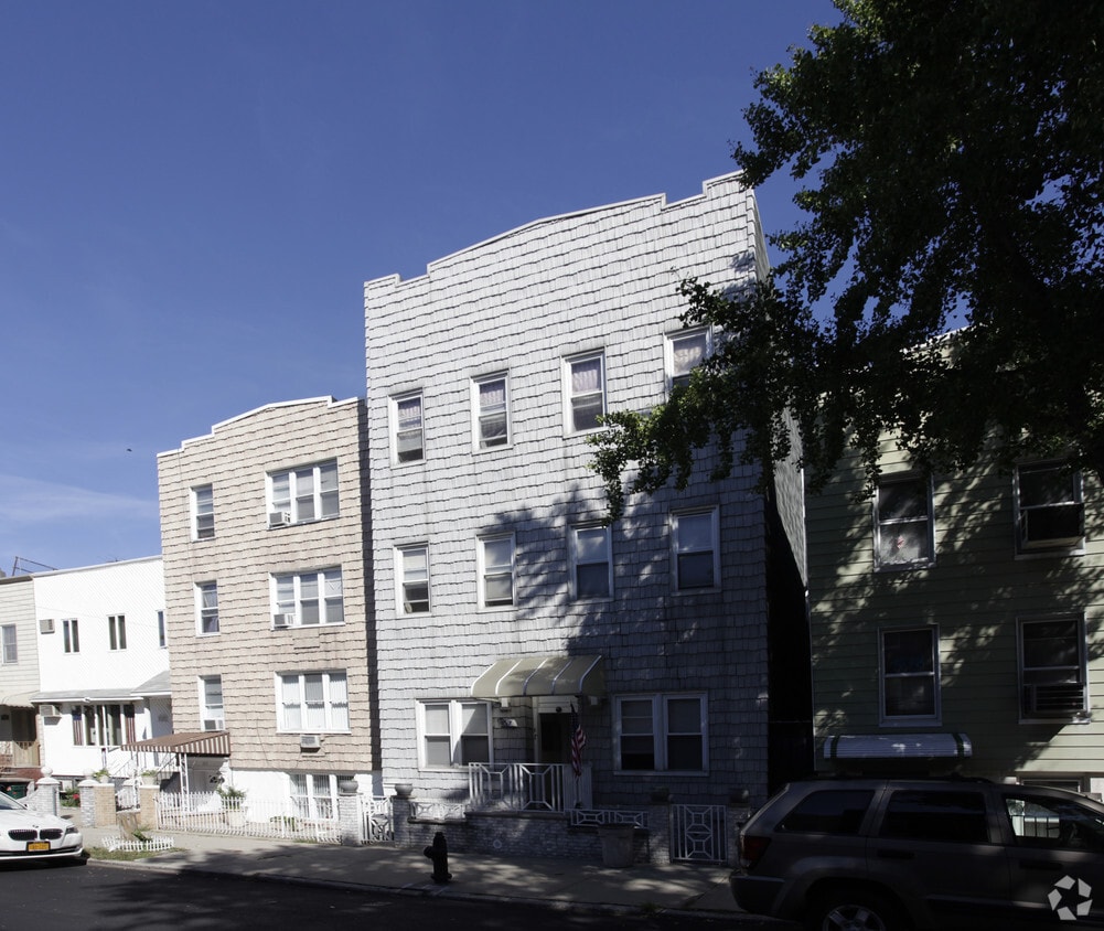 Primary Photo - 107 Skillman Ave