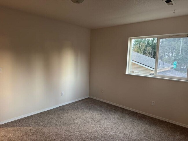 Foto del edificio - Stunning 2 Bed, 2.5 Bath Townhouse — Fully Renovated!