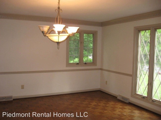 Building Photo - 3 br, 2 bath House - 3000 Madison Ave