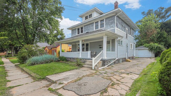 Foto del edificio - 2116 Lafayette Ave NE