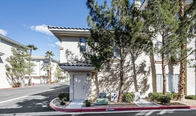 Building Photo - 7115 S Durango Dr