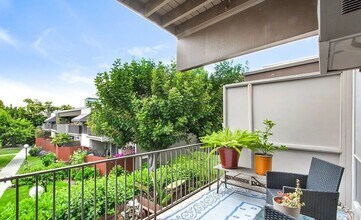 Building Photo - 11120 Queensland St