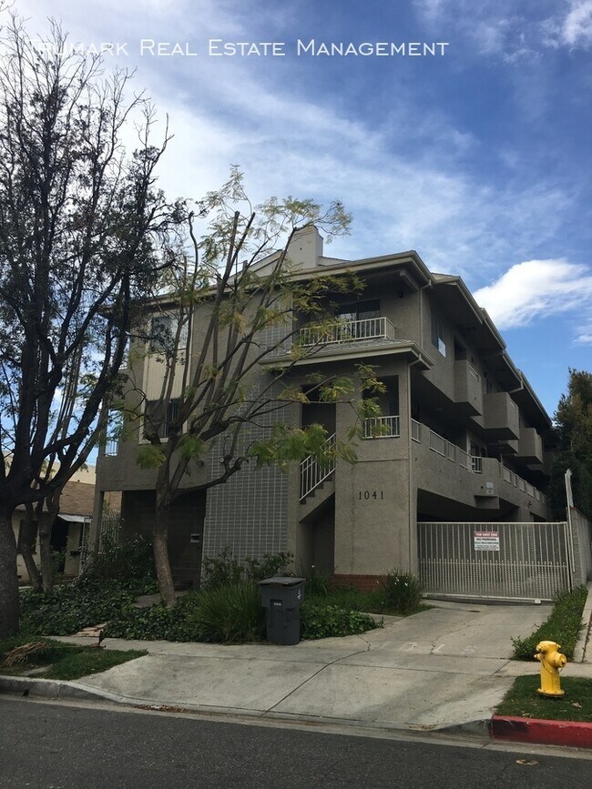 Foto del edificio - 1041 Allen Ave