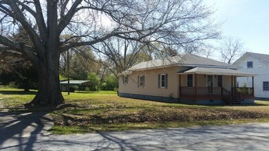 Building Photo - 1108 Ellis Rd