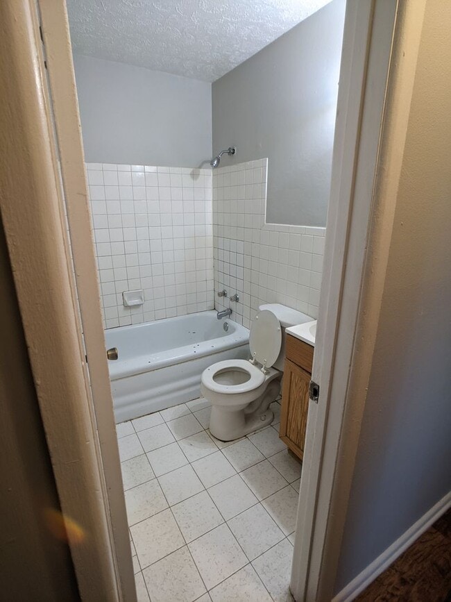 Photo - Spacious 3 bed 1 bath ranch style home.