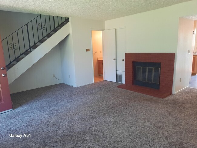 Foto del edificio - 316 Harvest Ln