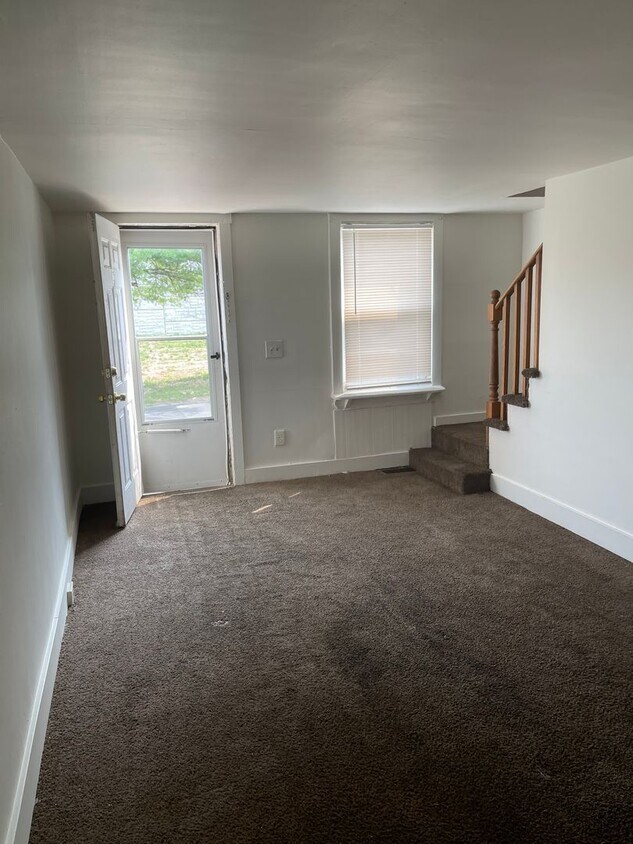 Foto principal - Coming Soon!! 109 1/2 S. Jackson St