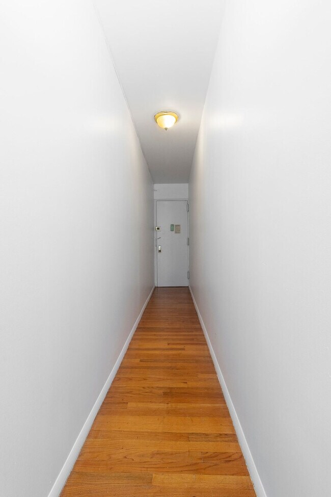 Foto del edificio - 224 E 95th St