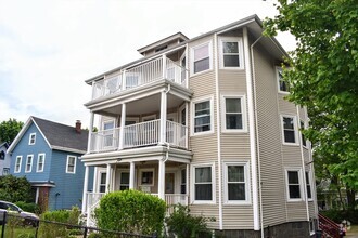Building Photo - 1086 River St