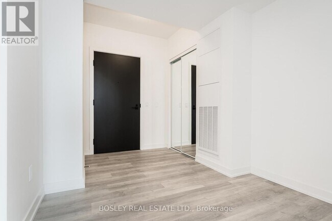 Photo du bâtiment - 28 Eastern Ave