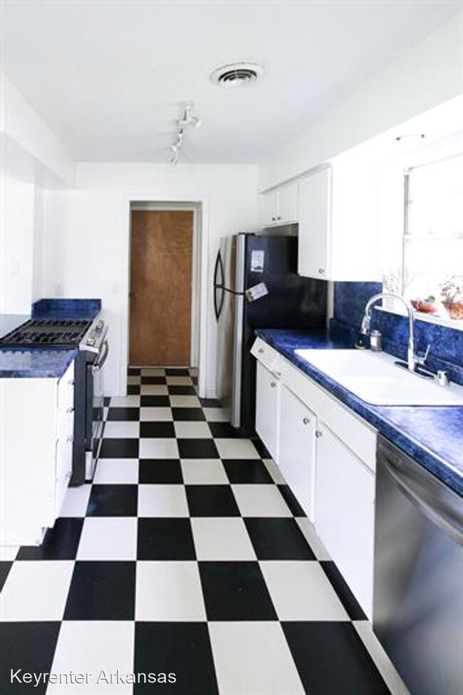 Building Photo - 3 br, 2 bath House - 2152 S Clover Dr