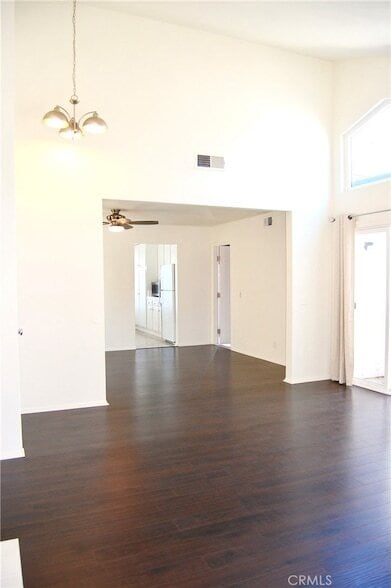Foto del edificio - 2395 N River Trail Rd