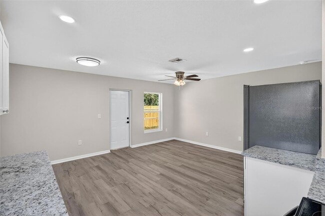 Building Photo - 1503 8th Ave E