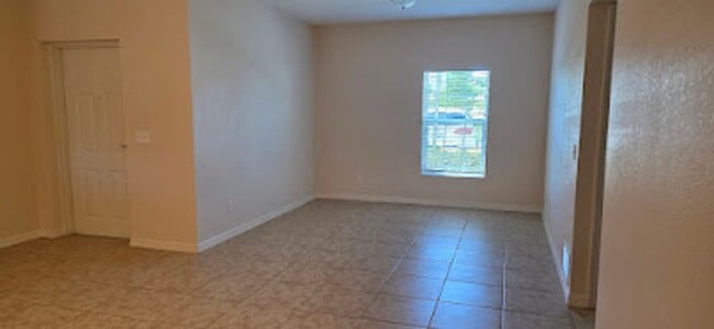 Foto del edificio - 26172 Explorer Rd