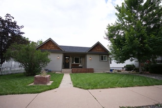 Building Photo - 4320 Winona Ct