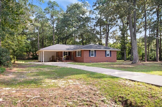 Foto del edificio - 3 BR, 1.5 BA Brick Ranch in Goldsboro