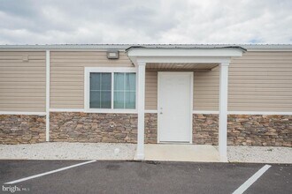 Building Photo - 123 Bateman St