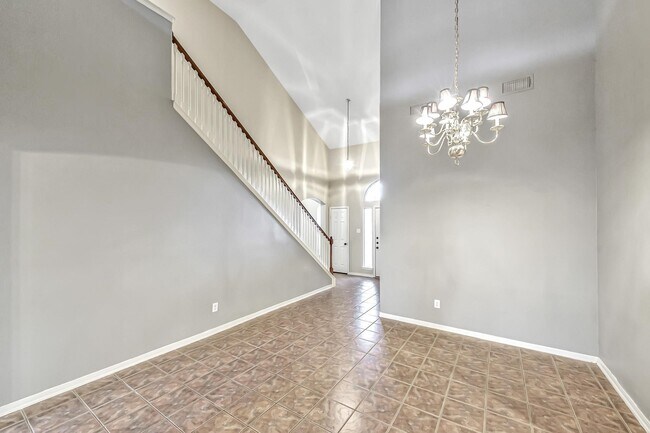 Foto del edificio - 2115 Hollyfield Ln