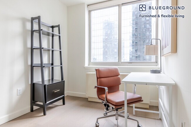 Foto del edificio - 561 10th Ave