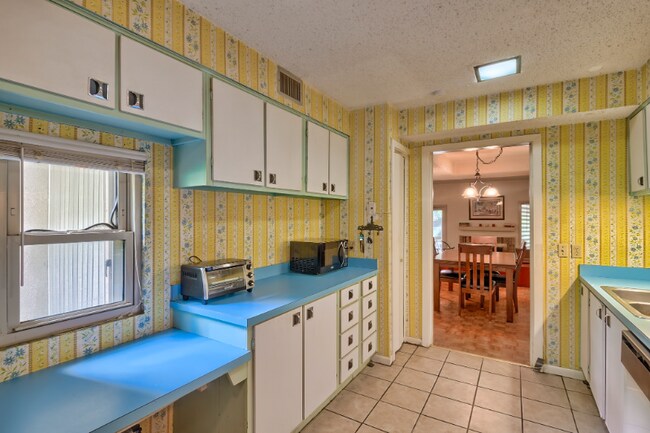 Foto del edificio - 11 Royalgate Dr