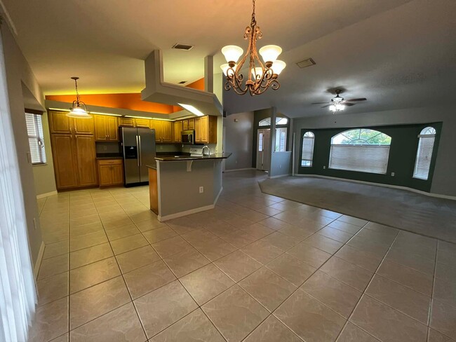 Foto del edificio - 25381 Deep Creek Blvd