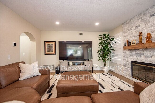 Building Photo - 1573 Madrid Dr