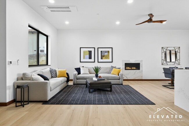 Foto del edificio - 5044 Linda Ln