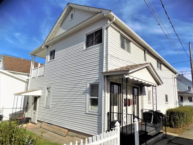 Building Photo - 632 Sherwood Ave