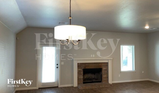 Building Photo - 16716 Doyle Dr