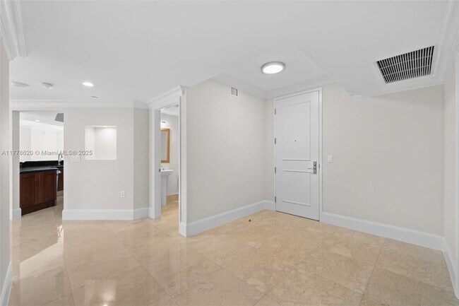 Foto del edificio - 3301 NE 183rd St