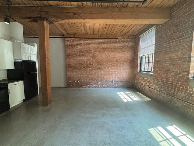 Building Photo - 88 Gerrish Ave