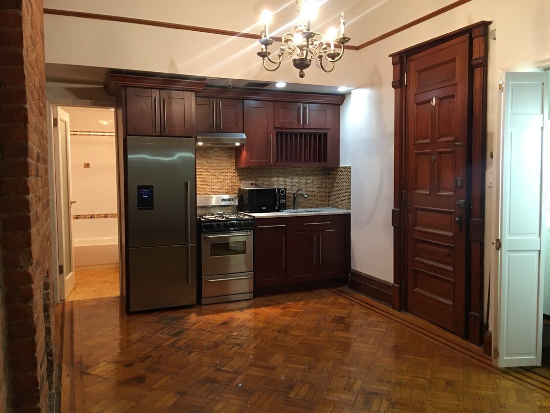 Foto principal - 222 Garfield Pl