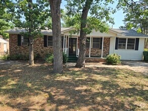 Building Photo - 305 Ovanta Rd