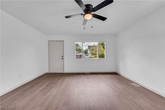 Building Photo - 12114 Milligan Ave