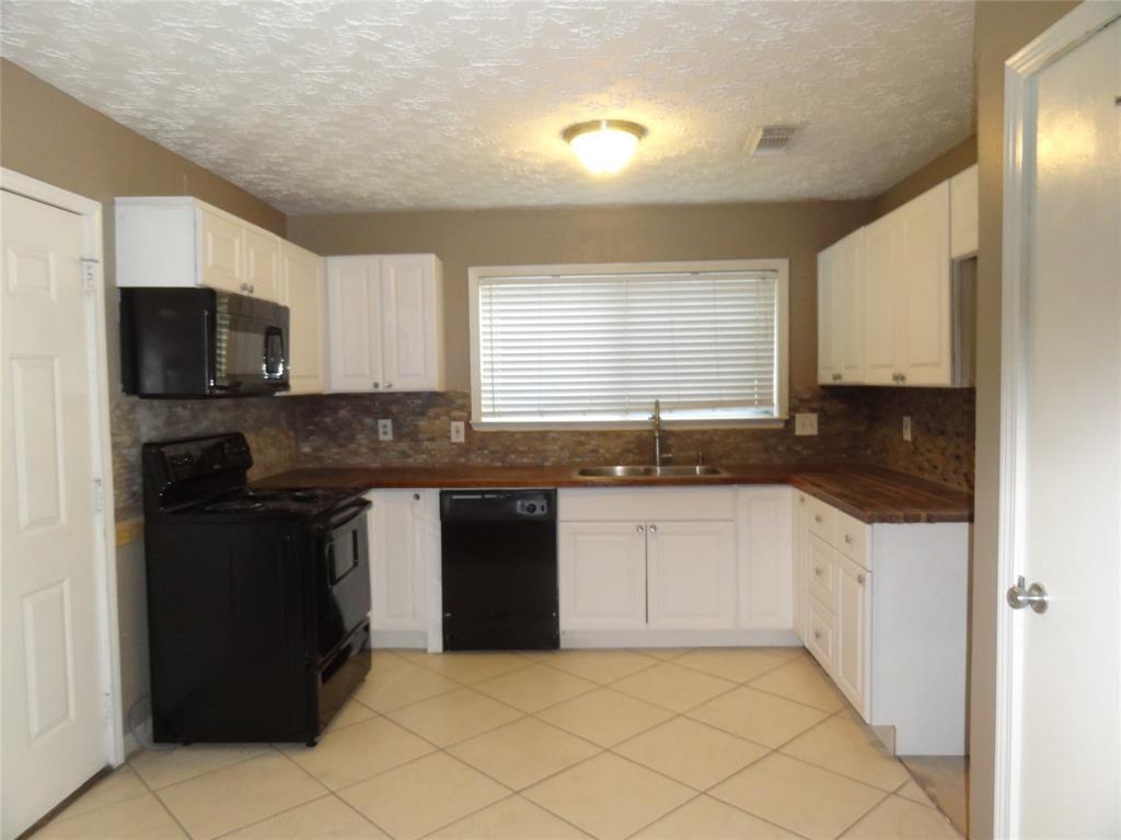 Primary Photo - 23810 Tayloe House Ln