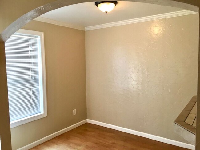 Foto del edificio - Nice 2 bed, 2 bath Condo with 1-Car Garage...